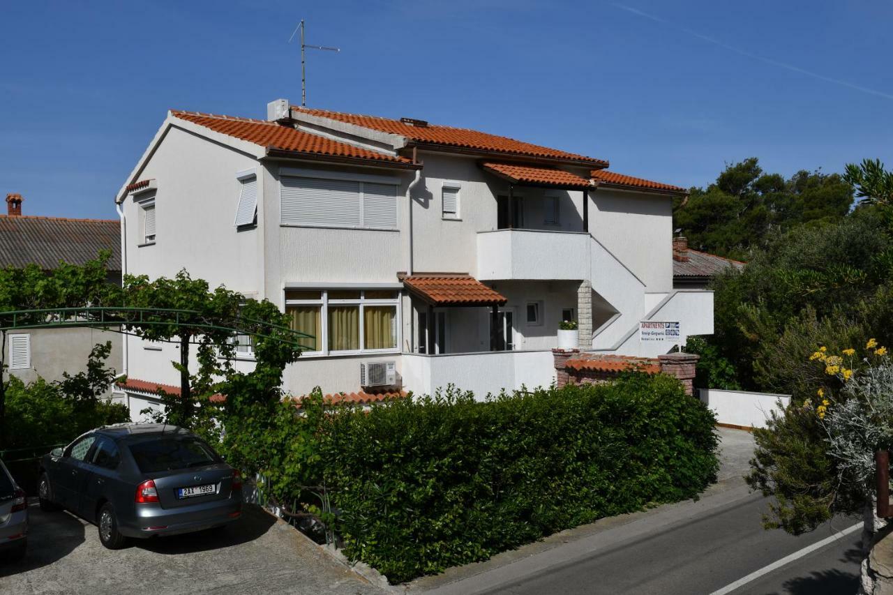 Apartments Josip 라브 외부 사진