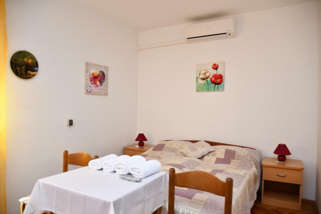 Apartments Josip 라브 외부 사진