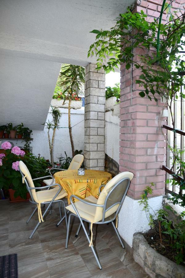 Apartments Josip 라브 외부 사진